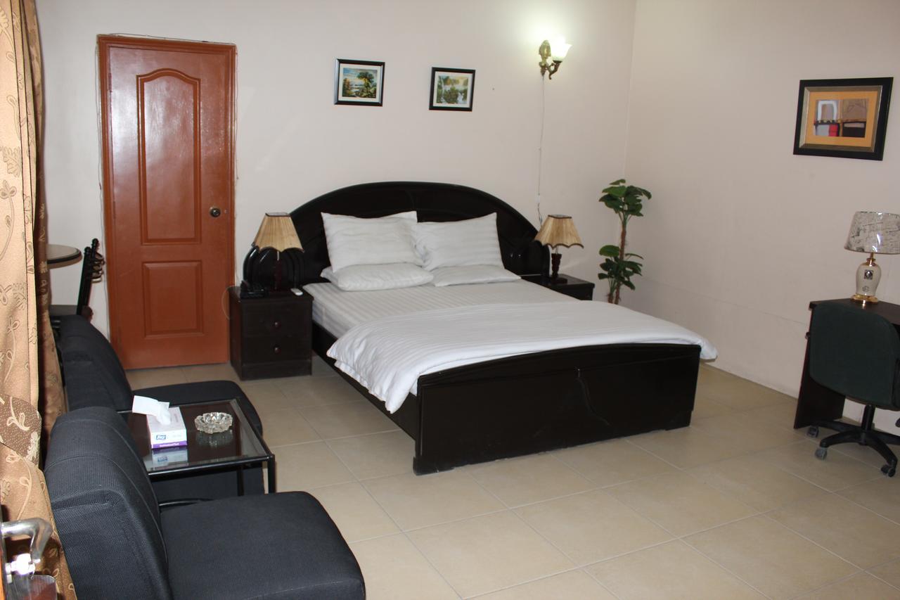 Luxury Inn Karachi Exterior photo