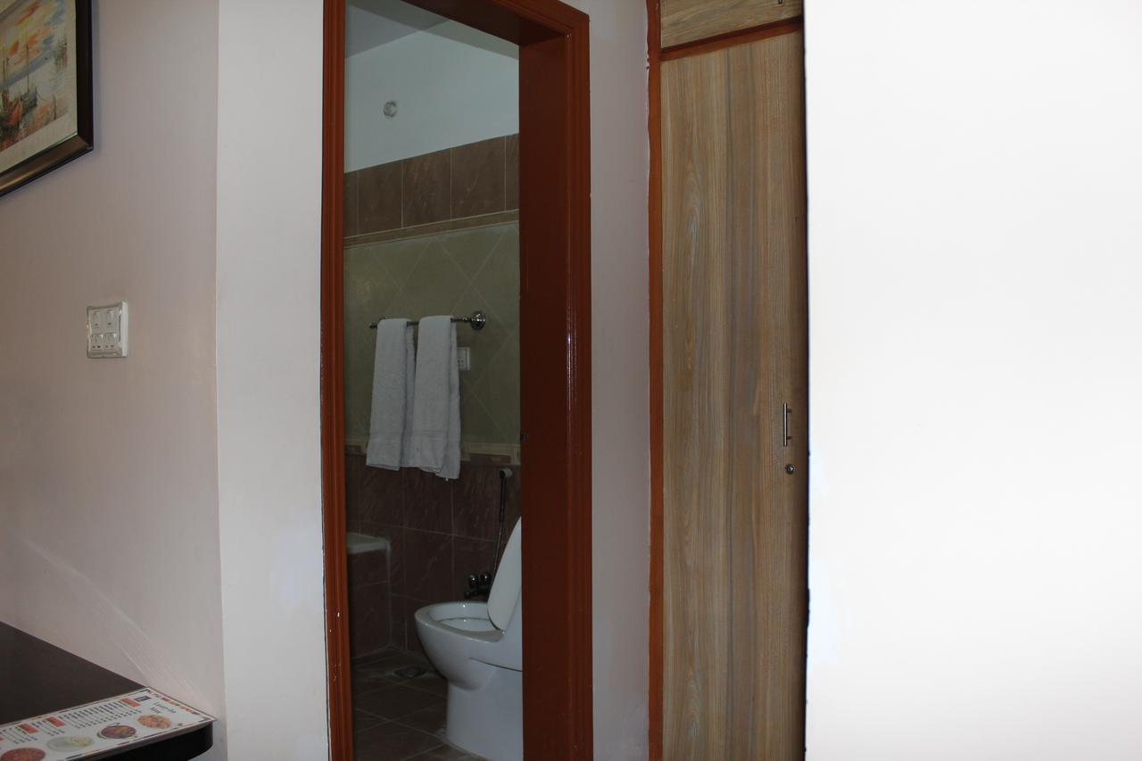 Luxury Inn Karachi Exterior photo