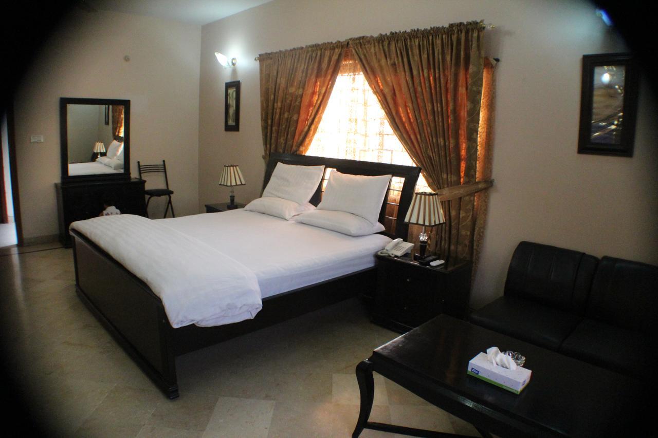 Luxury Inn Karachi Exterior photo